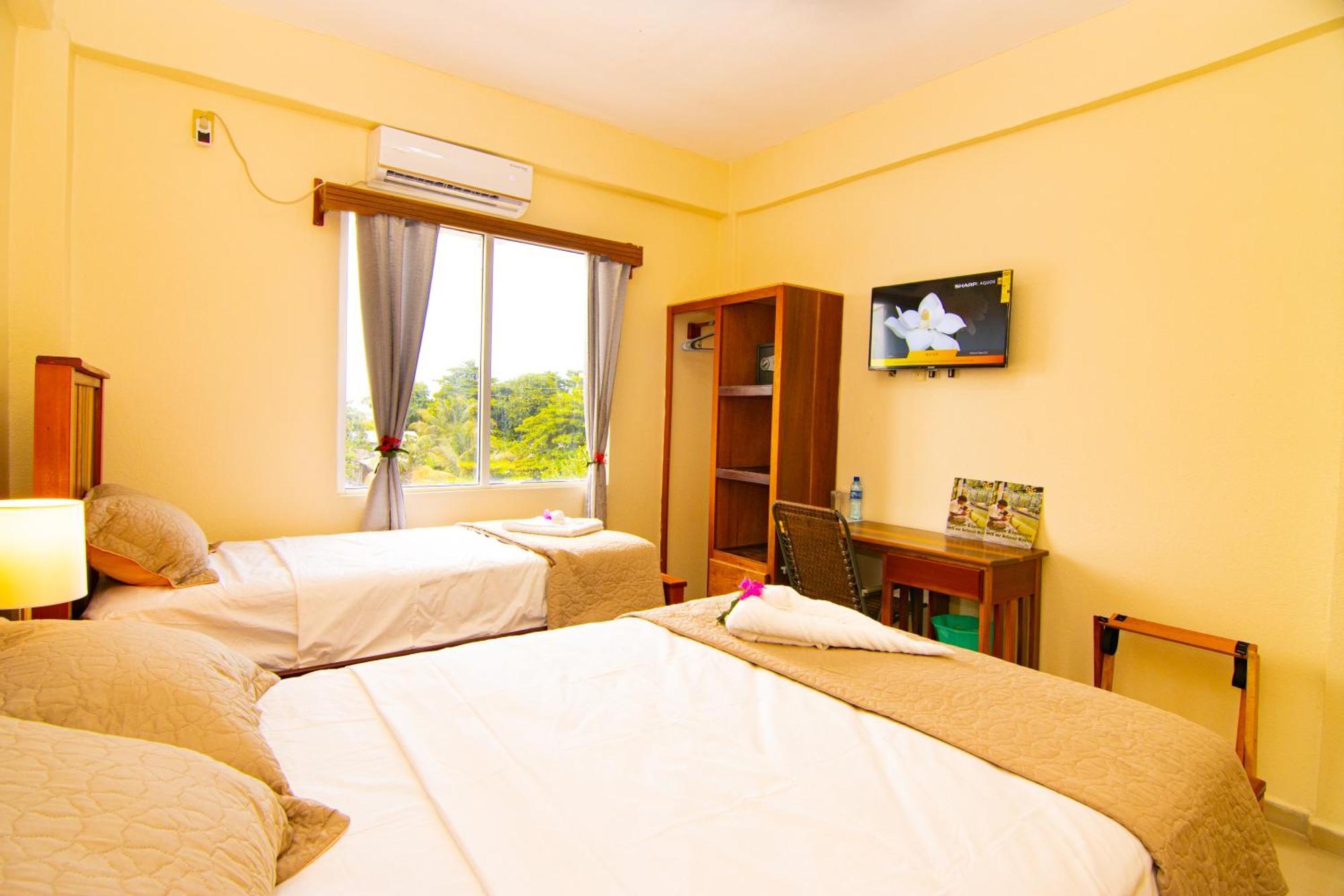 Tropical Palace Hotel San Pedro  Ngoại thất bức ảnh