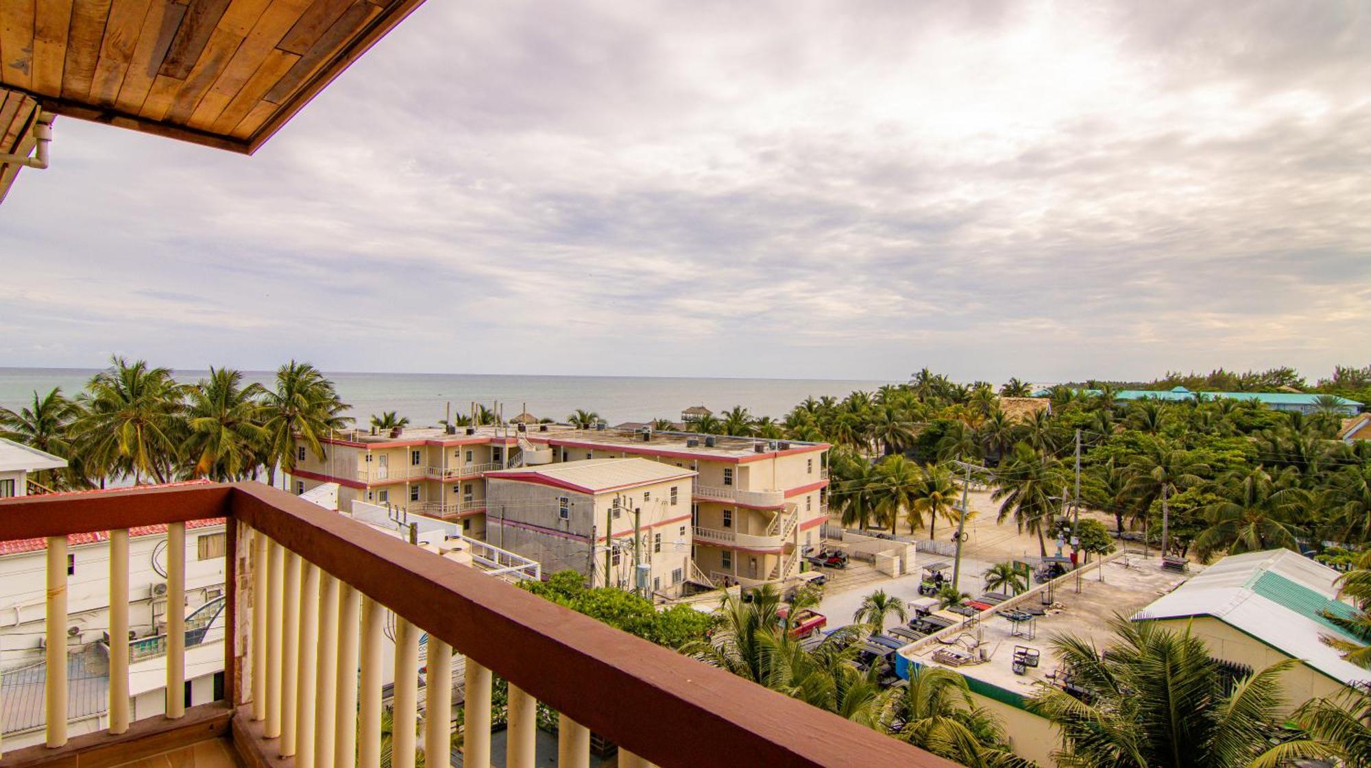 Tropical Palace Hotel San Pedro  Ngoại thất bức ảnh