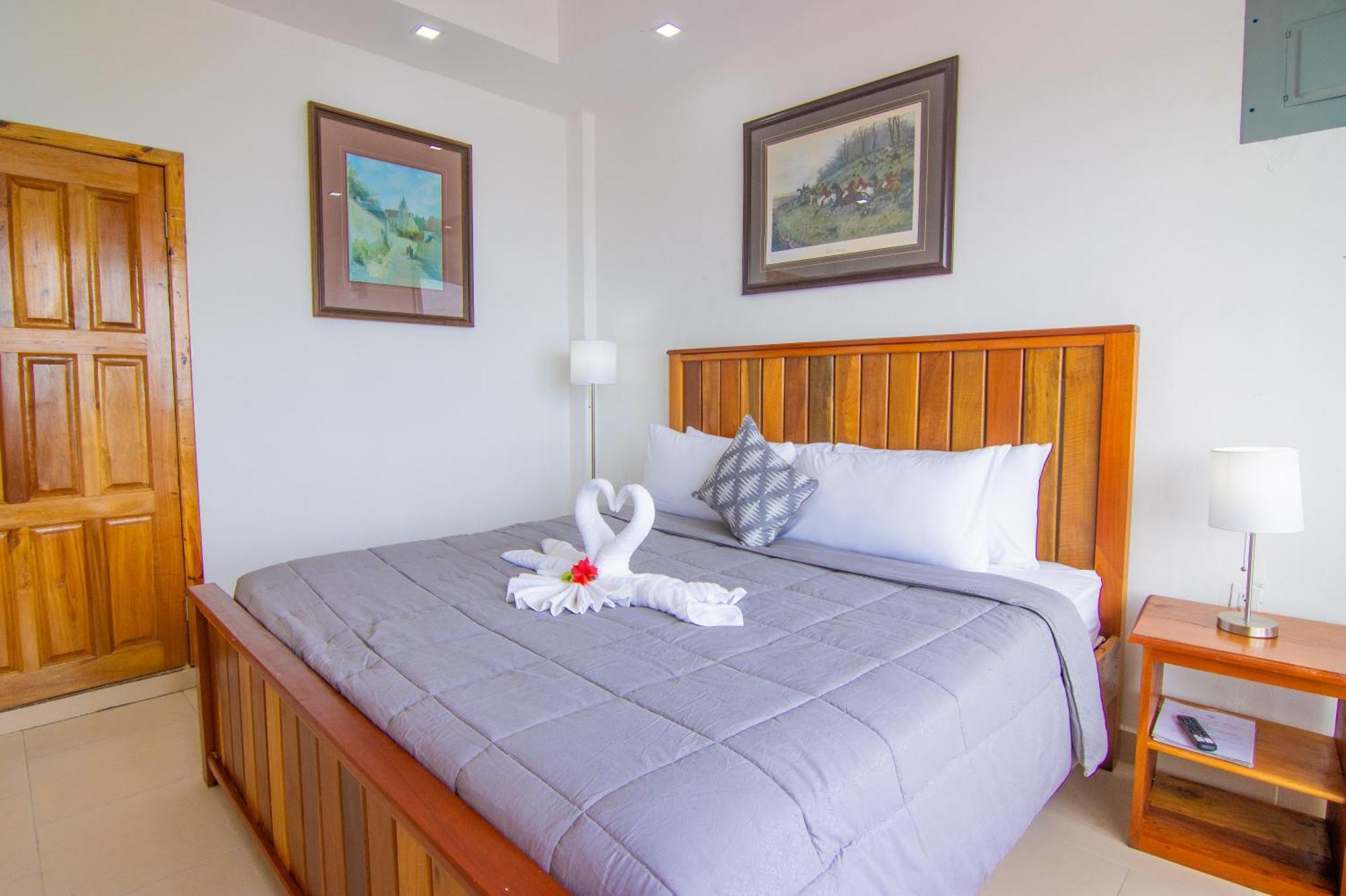 Tropical Palace Hotel San Pedro  Ngoại thất bức ảnh