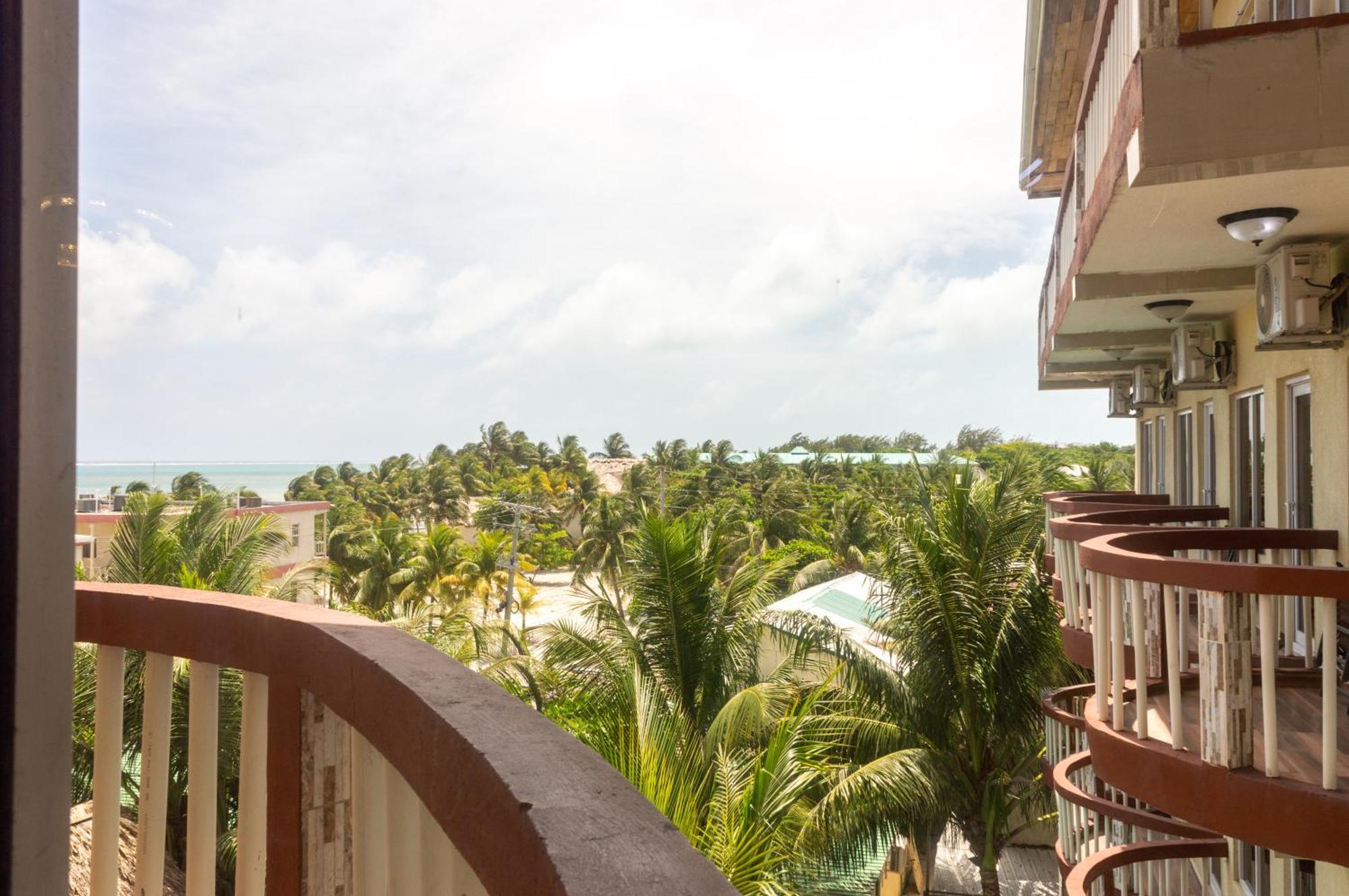 Tropical Palace Hotel San Pedro  Ngoại thất bức ảnh